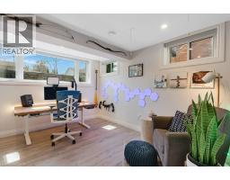 71 ROSSLINN Road - 31