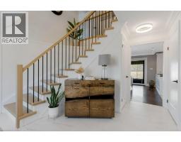 71 ROSSLINN Road - 35
