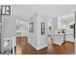 131 CARLYLE Drive - 18