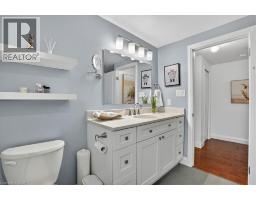131 CARLYLE Drive - 21