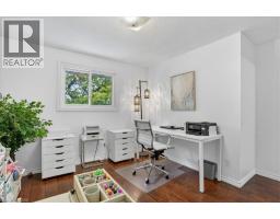 131 CARLYLE Drive - 28