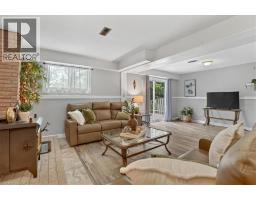 131 CARLYLE Drive - 32