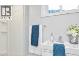 78 PRICE Avenue - 41