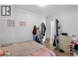 26 ALBINA Street - 8