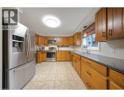 9 VILLAGE Road - 14