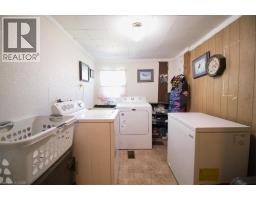 252 QUEEN Street - 15