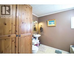 252 QUEEN Street - 22