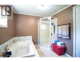 252 QUEEN Street - 23