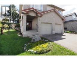40 DINEEN Court - 2