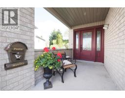 40 DINEEN Court - 3