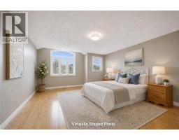 872 CREEKSIDE Drive - 32