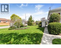 791 BRUCEDALE Avenue E - 2
