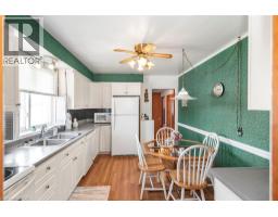 791 BRUCEDALE Avenue E - 22