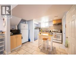 66 BELWOOD Crescent - 32