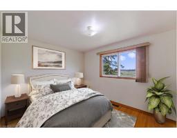 240 MUD Street W - 13