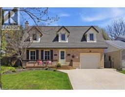 125 COVINGTON Crescent - 1