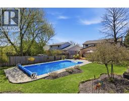 125 COVINGTON Crescent - 39