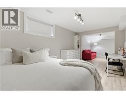 309 SCHOONER Crescent - 32