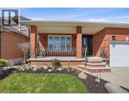 32 HIGHBURY Drive - 2