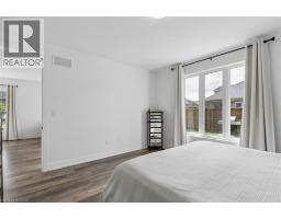 31 SEATON Crescent - 33