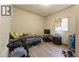 1745 KING Street E - 31
