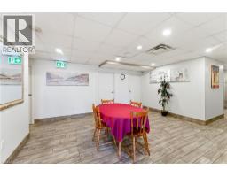 1745 KING Street E - 39