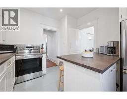 24 POWELL Street E - 13