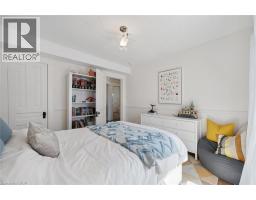 24 POWELL Street E - 23