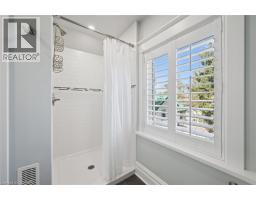 24 POWELL Street E - 32
