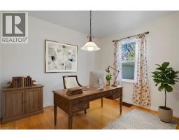 70 ROXBOROUGH Avenue - 12