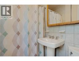 70 ROXBOROUGH Avenue - 14