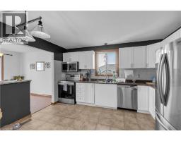 47 SUNNYSIDE Drive - 10