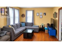 206 ROBINSON Street - 3