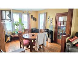 206 ROBINSON Street - 4