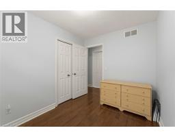 41 EASTWOOD Drive - 27