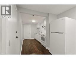 41 EASTWOOD Drive - 32