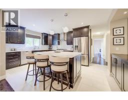 60 HUNTLEY Crescent - 11
