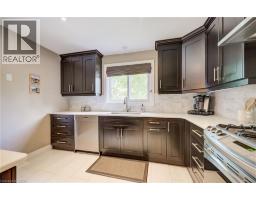 60 HUNTLEY Crescent - 12