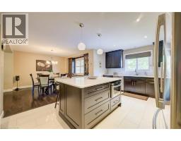 60 HUNTLEY Crescent - 13
