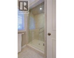 60 HUNTLEY Crescent - 25