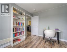 741 HOLLINGER Avenue - 21