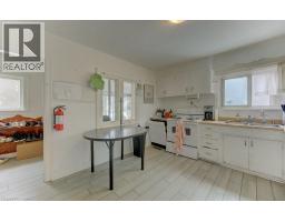 8 MARSHALL Street - 4