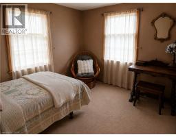 15 BARRETT Avenue - 12