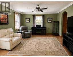 15 BARRETT Avenue - 4