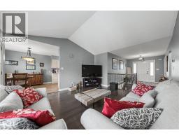 1052 VANSICKLE Road N - 9