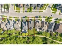 27 TREMAINE Drive - 44