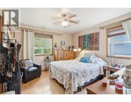 39 PARADISE Road N - 14