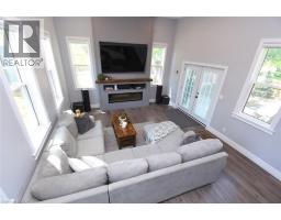 89 LYNDEN Road - 19