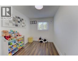 32 ENFIELD Drive - 19