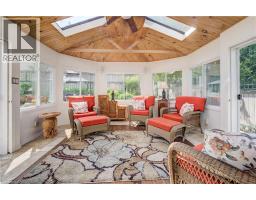 135 ROYAL ORCHARD Drive - 20